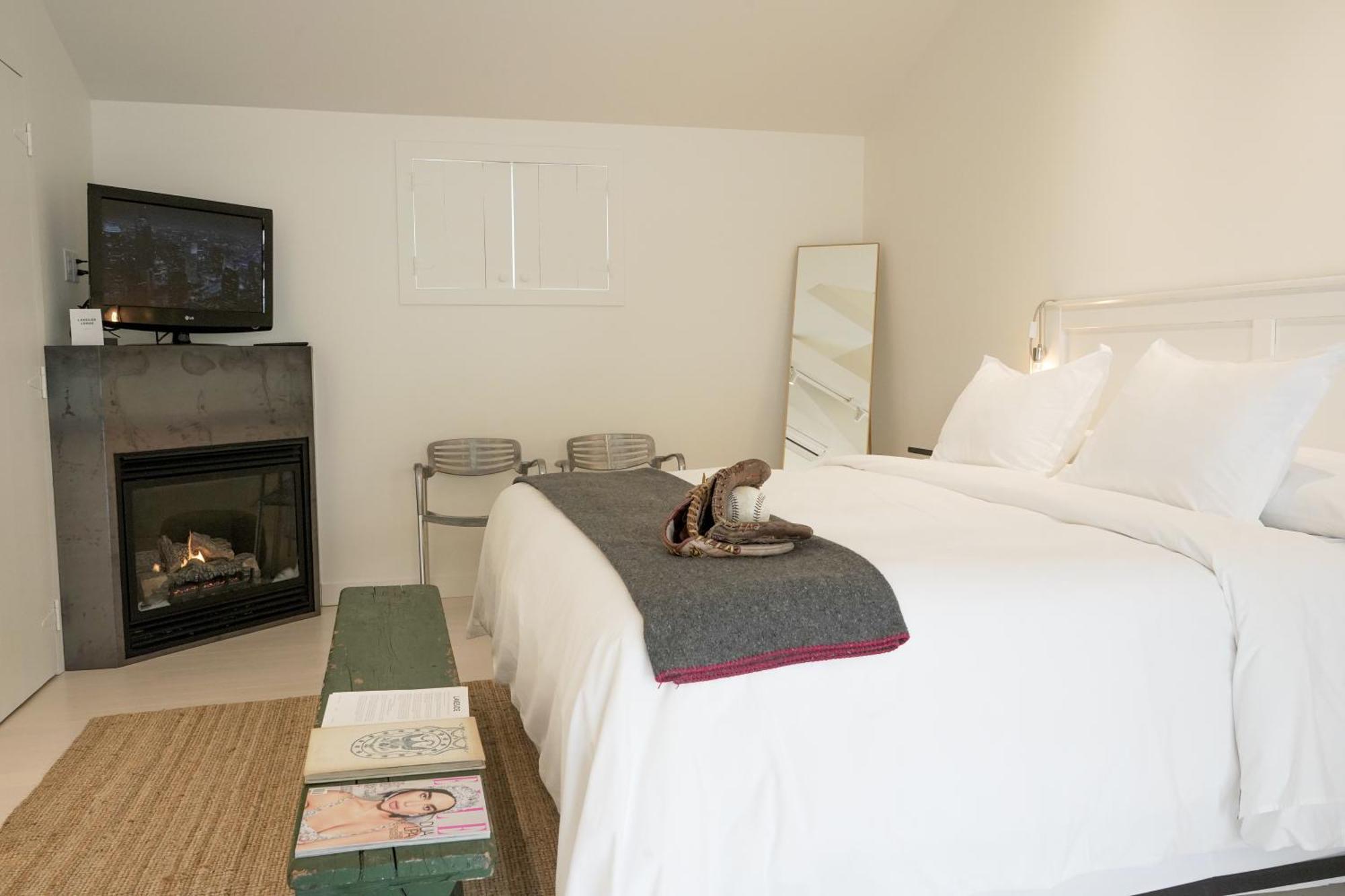 The Lakeside Edward County Inn Wellington